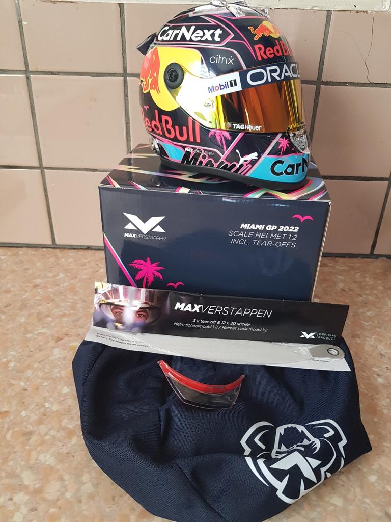 Max Verstappen schaalmodel helm 1.2, Verzamelen, Automerken, Motoren en Formule 1, Ophalen of Verzenden, Zo goed als nieuw, Formule 1
