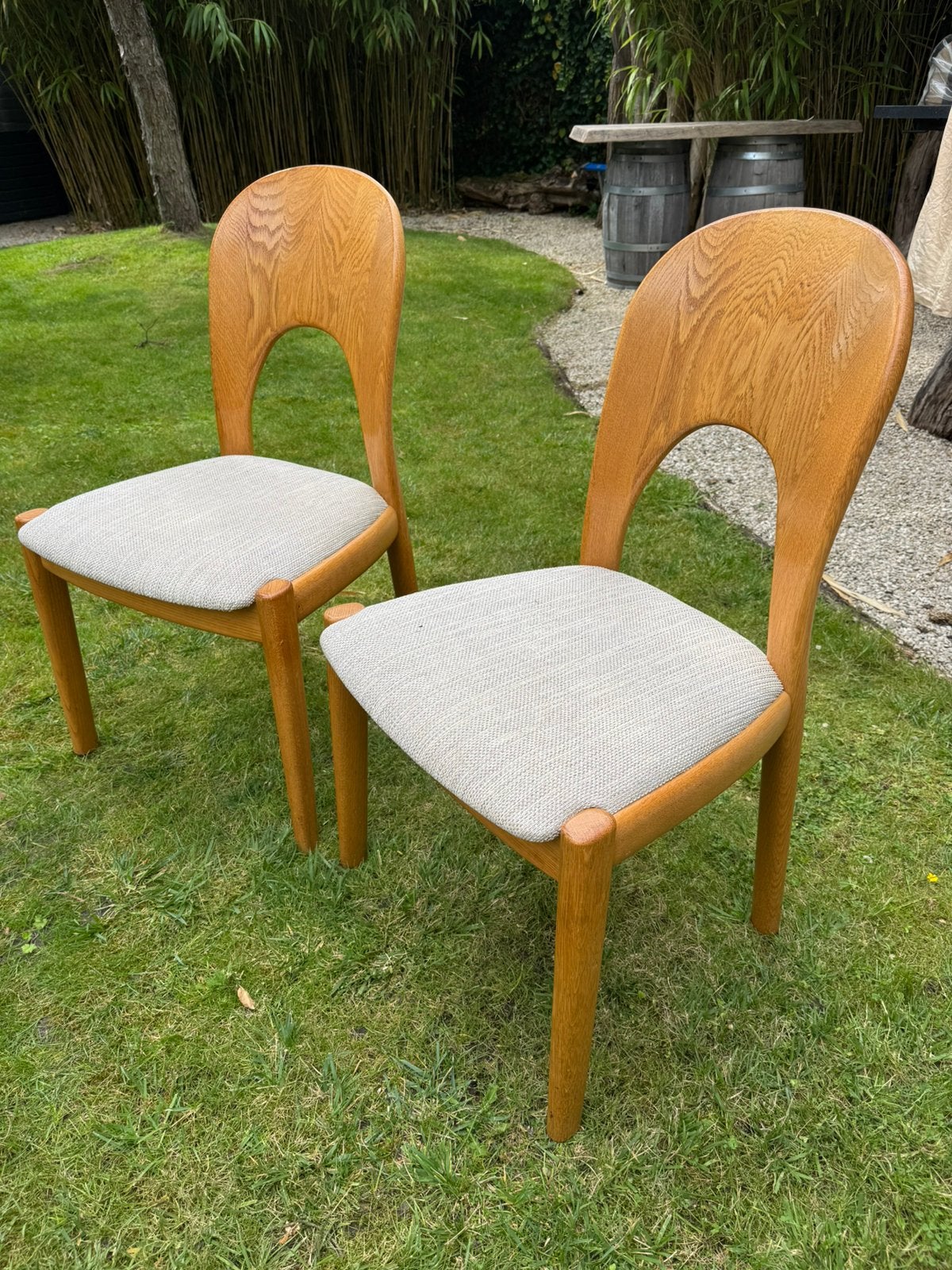 Twee vintage eiken Morten stoelen van Koefoed., Huis en Inrichting, Stoelen, Twee, Bruin, Ophalen of Verzenden, Zo goed als nieuw