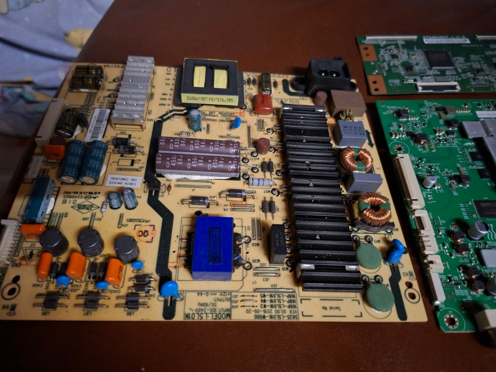 Diverse TV-onderdelen: T-Con, Mainboard, Voeding, Ophalen of Verzenden, Gebruikt