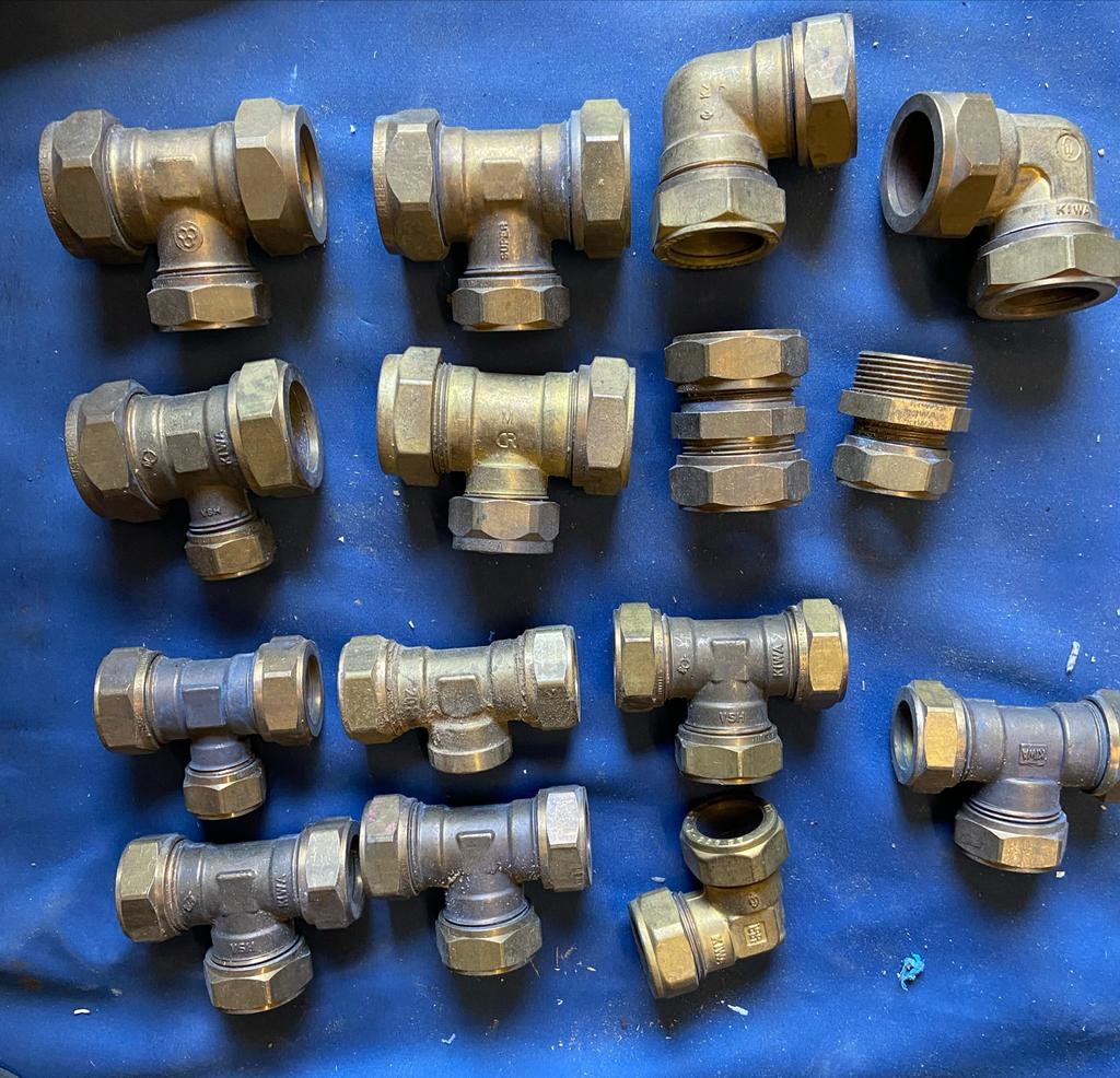 Knelkoppelingen 28/22 - Diverse Messing Koppelingen, Overige materialen, Gebruikt, Overige typen, Minder dan 2 meter