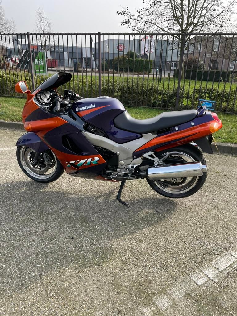 Kawasaki ZZR1100-1993, Particulier