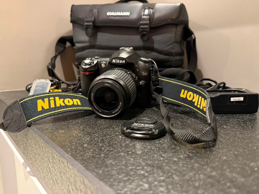 Nikon D50 Spiegelreflexcamera met 18-55mm lens + accessoires, Audio, Tv en Foto, Fotocamera's Digitaal, Ophalen, Zo goed als nieuw