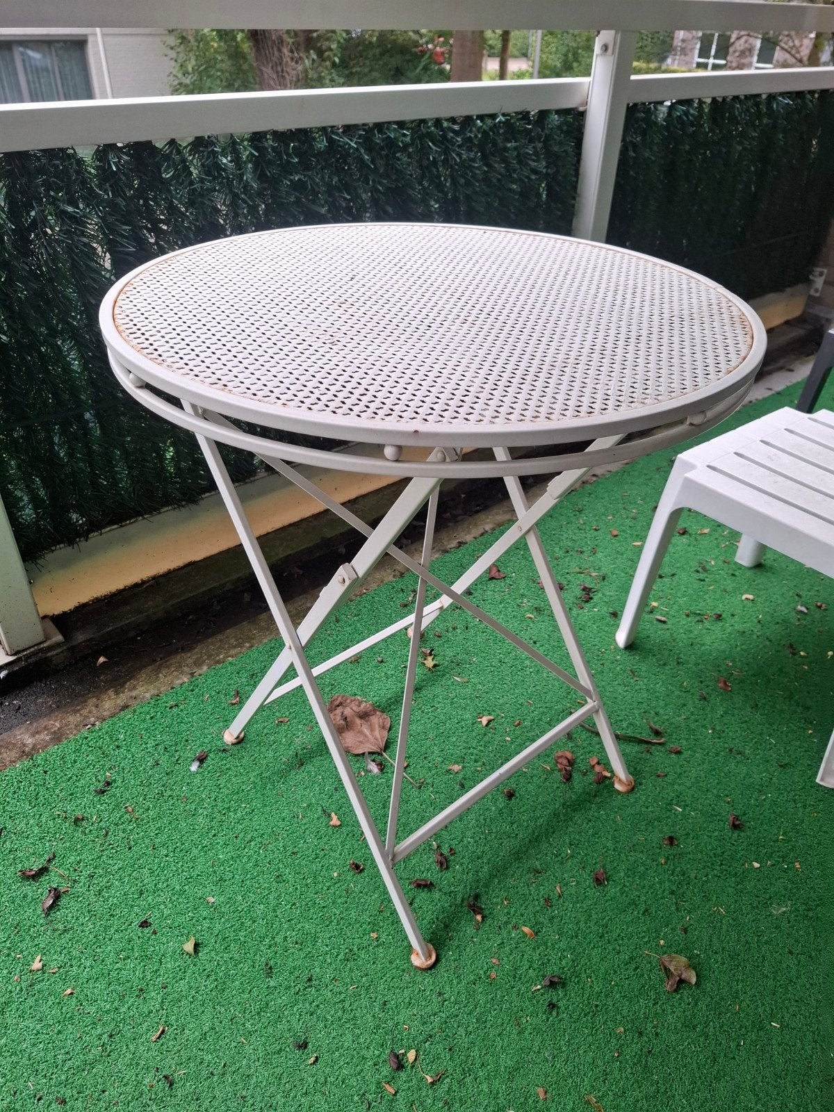 brocante  ijzeren  tuintafeltje, Ophalen