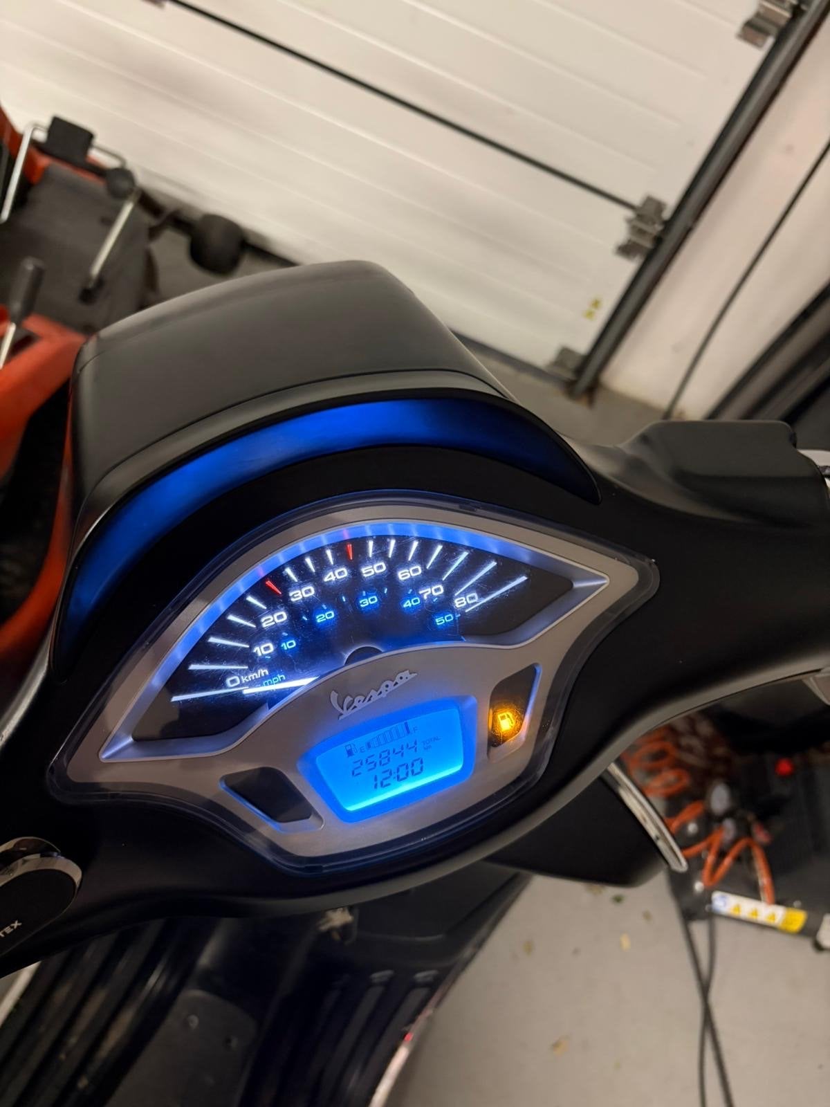 Vespa Sprint - Accu en kickstart rondsel defect, Fietsen en Brommers, Ophalen, Gebruikt, Overige modellen, Benzine