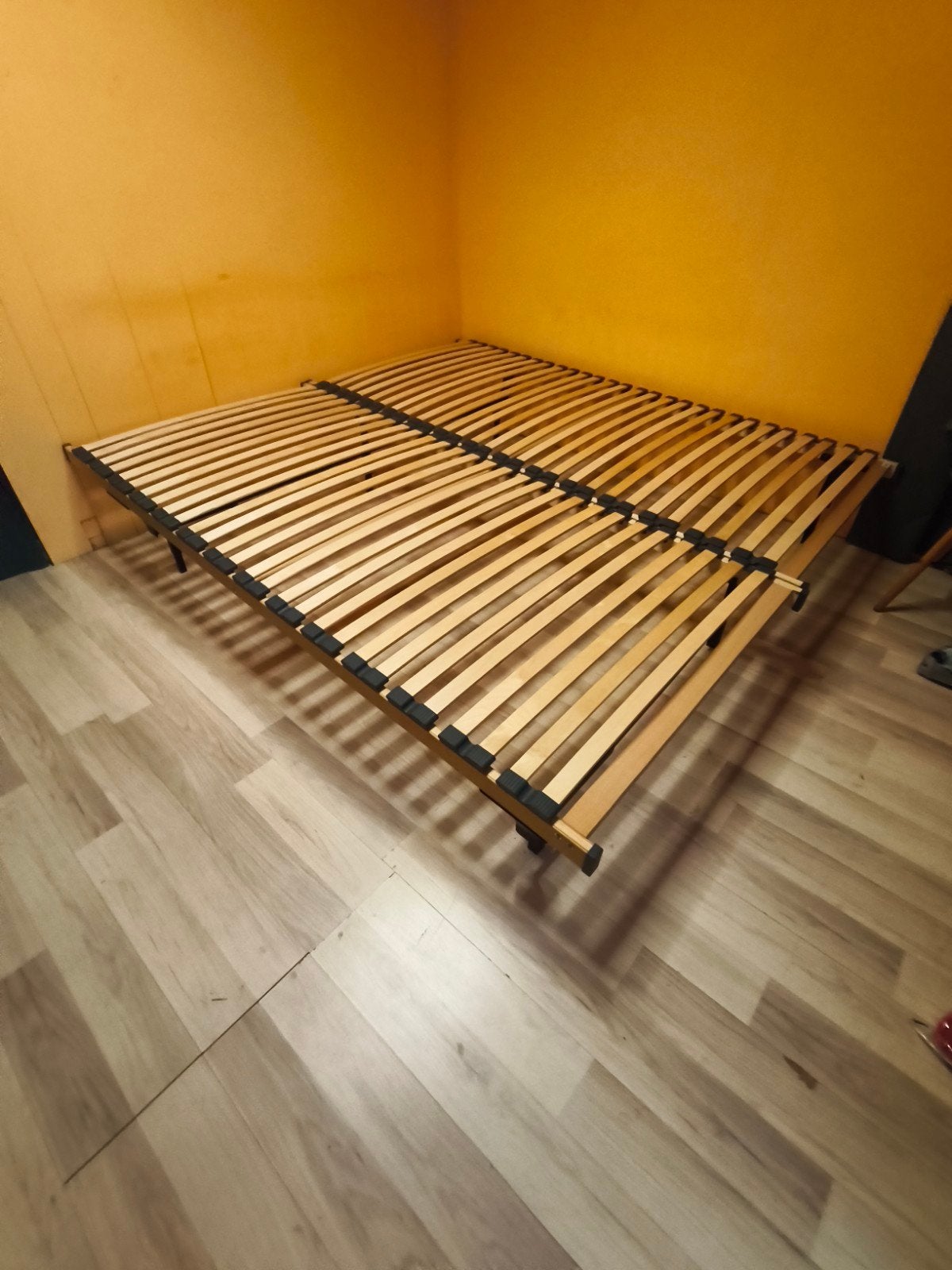 Lattenbodem + frame 180x200 cm - Zo goed als nieuw, Ophalen, Verstelbaar, Zwart, Tweepersoons
