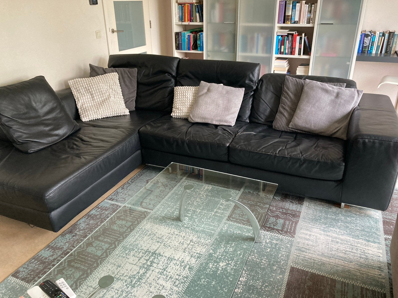 Lederen hoekbank met chaise longue en beweegbare hoofdsteune, Ophalen, 250 tot 300 cm, Gebruikt, 100 tot 125 cm
