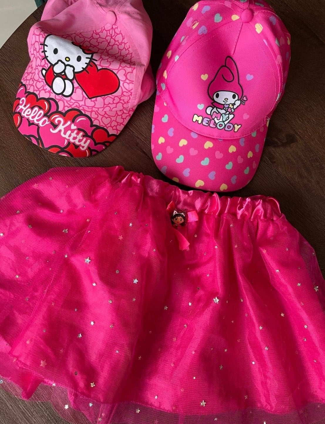 Hello Kitty & Melody petten met roze tutu rokje, Ophalen, Gebruikt, Meisje
