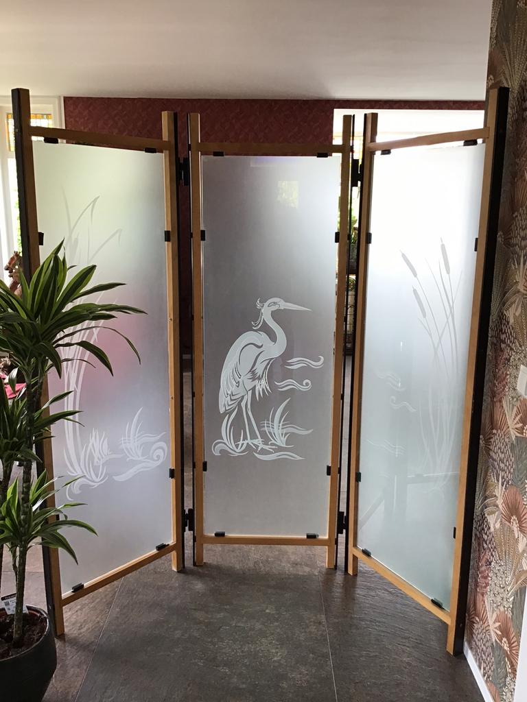 Schitterend kamerscherm met gezandstraald glas, Antiek en Kunst, Ophalen
