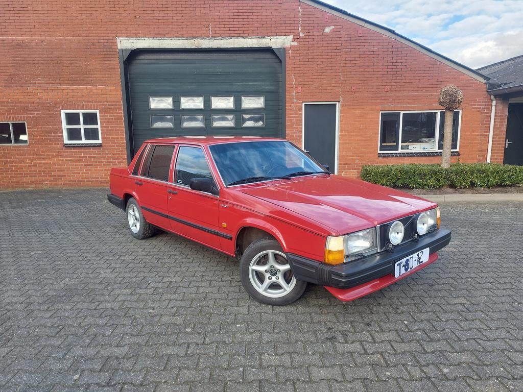 Volvo 740 744 Grand Luxe 2.3I 1986, Auto's, 1280 kg, Zwart, 4 cilinders, 113 pk