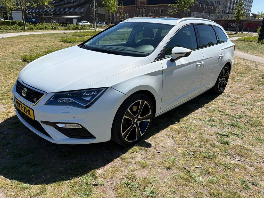 Seat Leon 1.8 TSI 180PK Dsg-7 2018, Auto's, 1272 kg, 680 kg, 4 cilinders, Wit