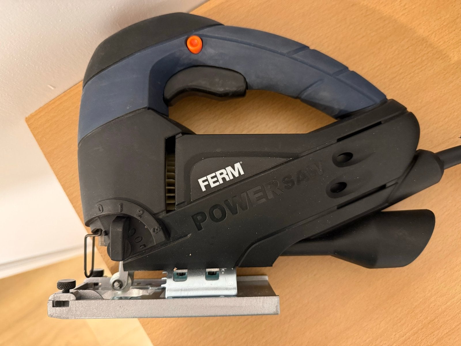 Ferm Power Saw Decoupeerzaag JSM1014 - 710W, Doe-het-zelf en Verbouw, Ophalen, Gebruikt, Decoupeerzaag, 600 tot 1200 watt