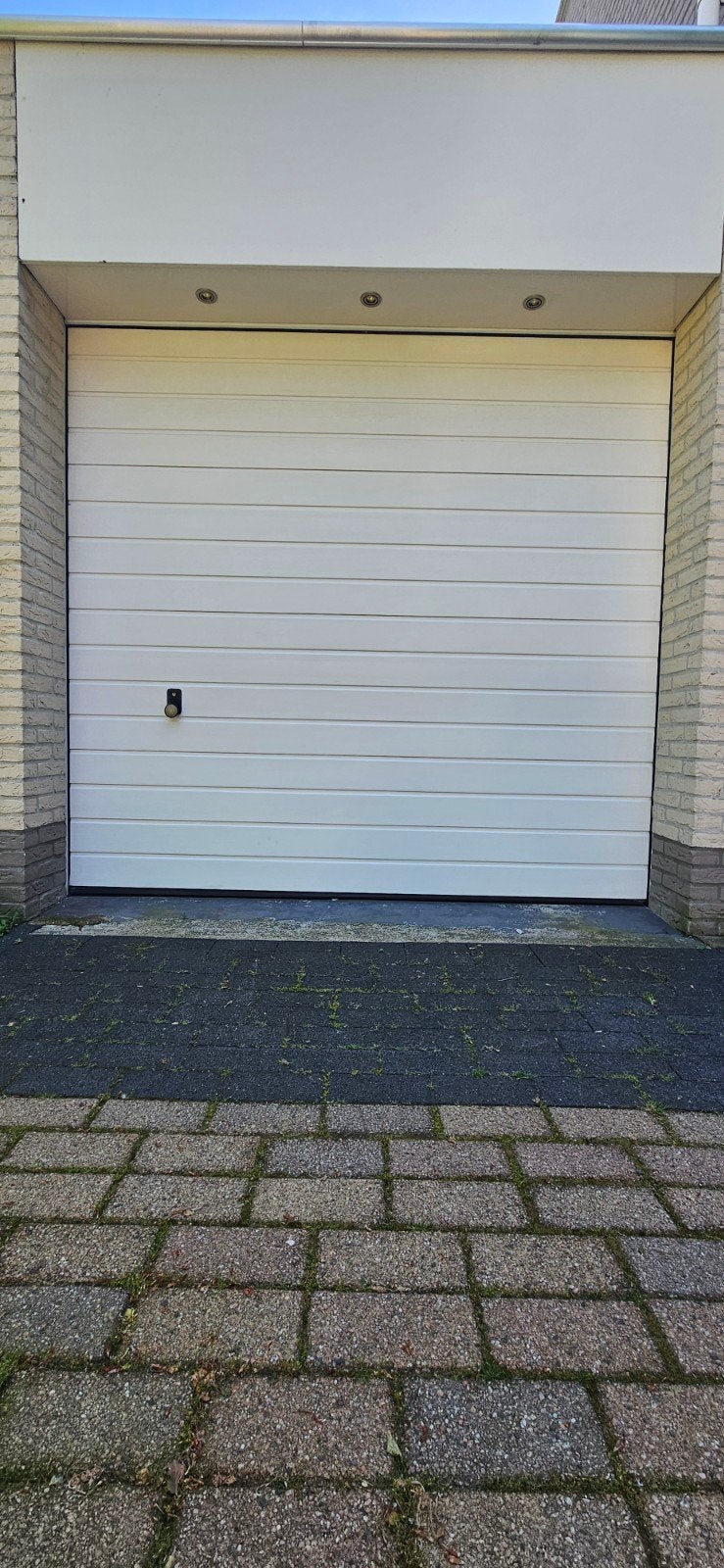 Hörmann sectionaaldeur handbediend, Ophalen, Kunststof, Gebruikt, Garagedeur