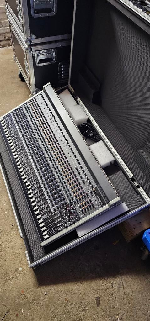 Mackie 3204-VLZ3 Premium FX mixer met USB - 32 kanalen, Ophalen, Gebruikt, 20 kanalen of meer, Microfooningang