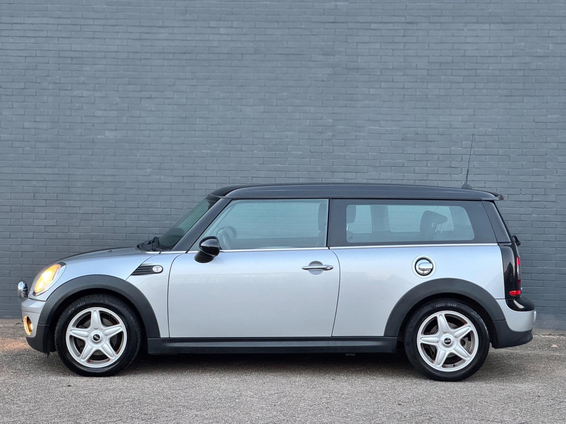 Mini Mini Clubman 1.6 Cooper/AIRCO//6BAK/ELEKRAMEN/2XSLEUTEL, Auto's, Mini, Elektrische ramen, Gebruikt, 4 cilinders, 4 stoelen