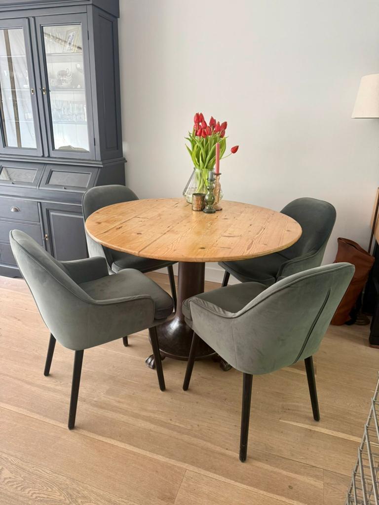 Ronde eetkamertafel met kolom poot. Excl stoelen!!, Huis en Inrichting, Stoffering | Vloerbedekking, Ophalen, Zo goed als nieuw