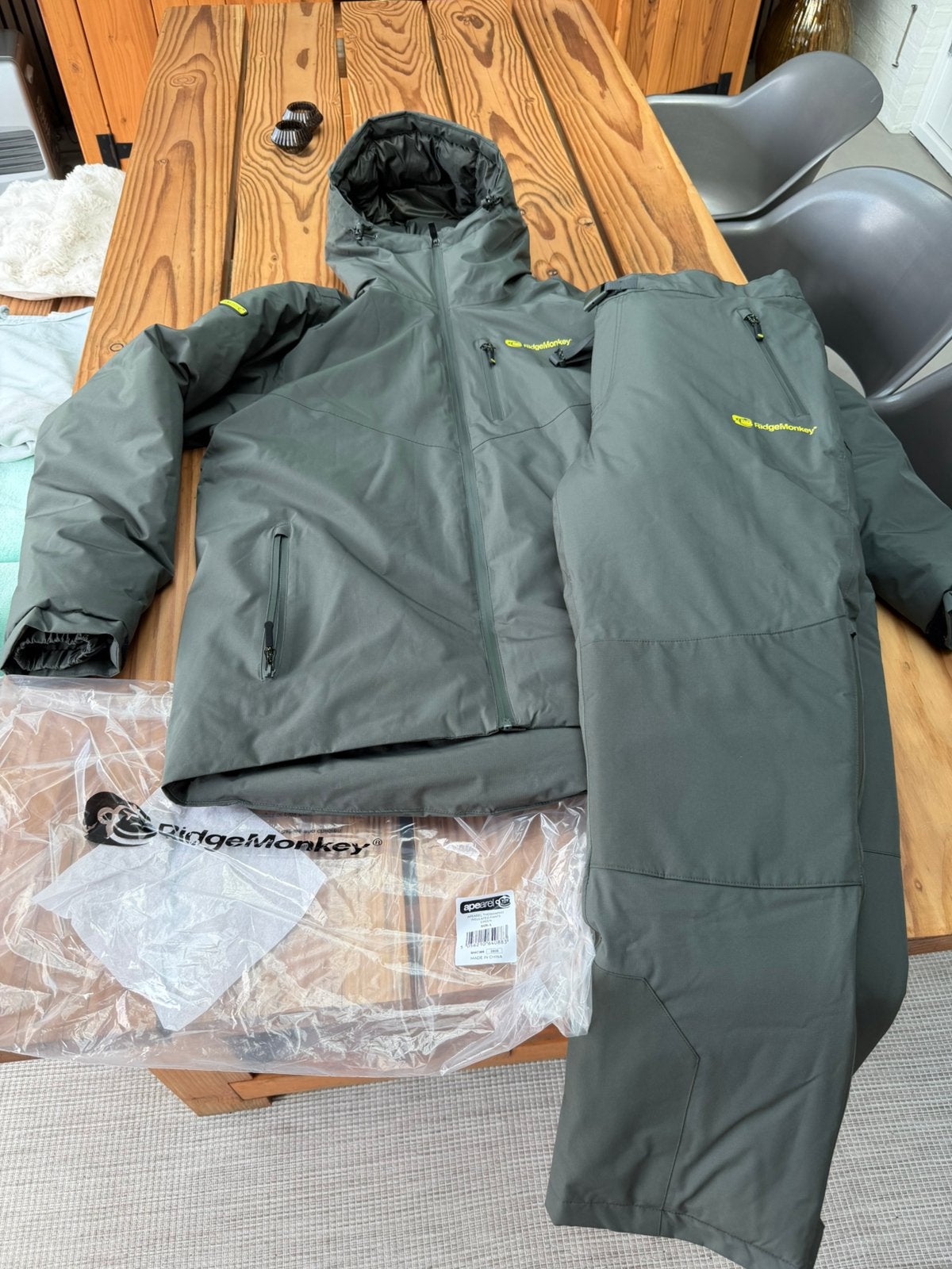 Ridgemonkey Apearel Thermapro coat + trousers-warmtepak, Watersport en Boten, Ophalen of Verzenden, Zo goed als nieuw, Overige typen