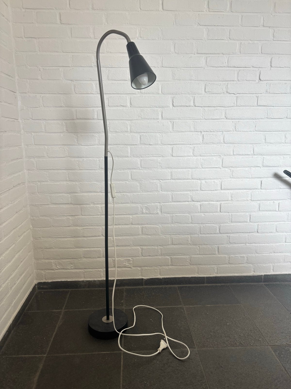 Zwarte vloerlamp vintage ikea, Ophalen, Gebruikt, 100 tot 150 cm, Overige fittingen
