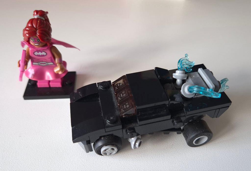 Pink power Batgirl + 30455 Batmobile, Compleet, Overige thema's, Lego, Ophalen of Verzenden