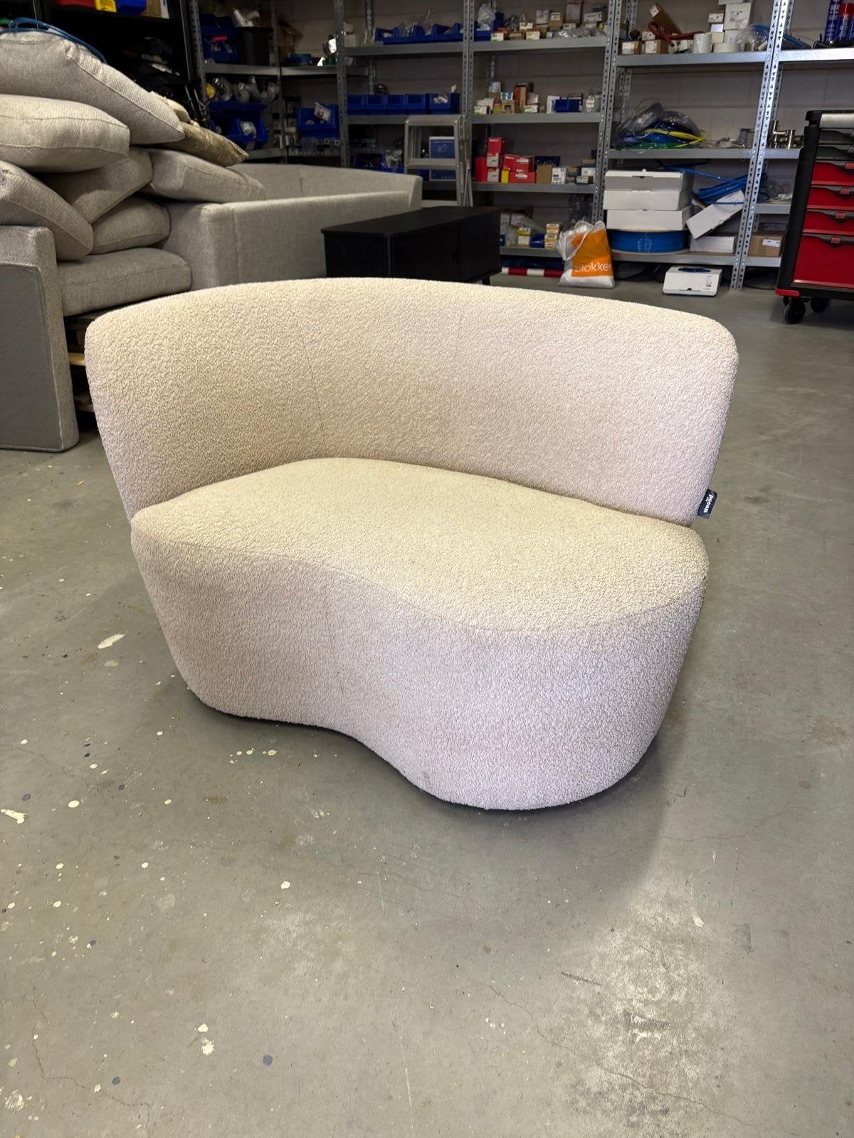 WOOOD fauteuil Stone crème bouclé stof met leuning links, Ophalen, Zo goed als nieuw, Stof, 75 tot 100 cm