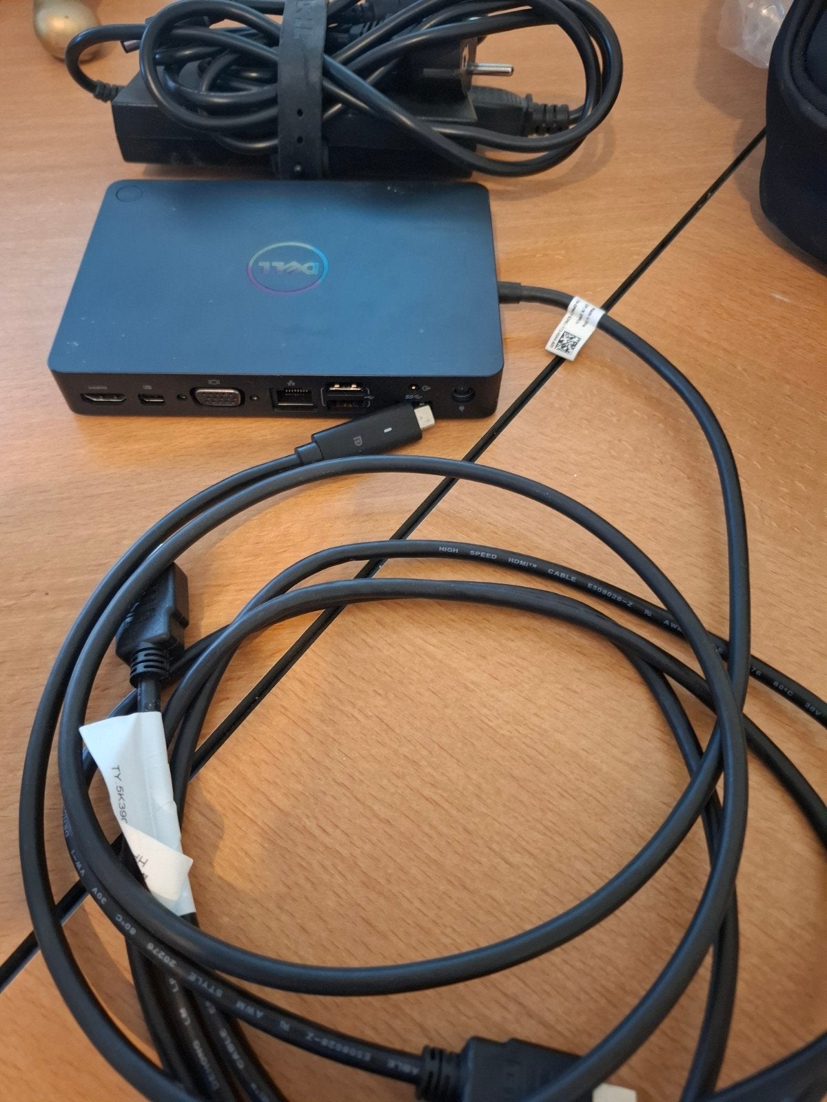 Dell WD15 docking station met power adapter, Ophalen of Verzenden, Zo goed als nieuw