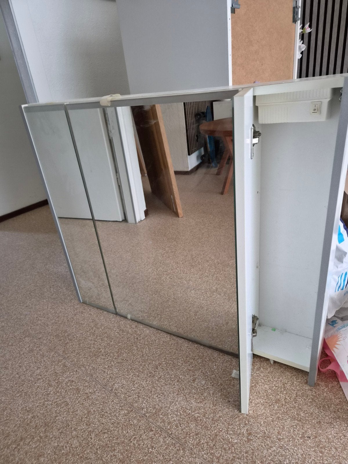 Badkamer spiegelkast met lichte beschadiging, Minder dan 25 cm, Minder dan 100 cm, Gebruikt, Spiegelkast