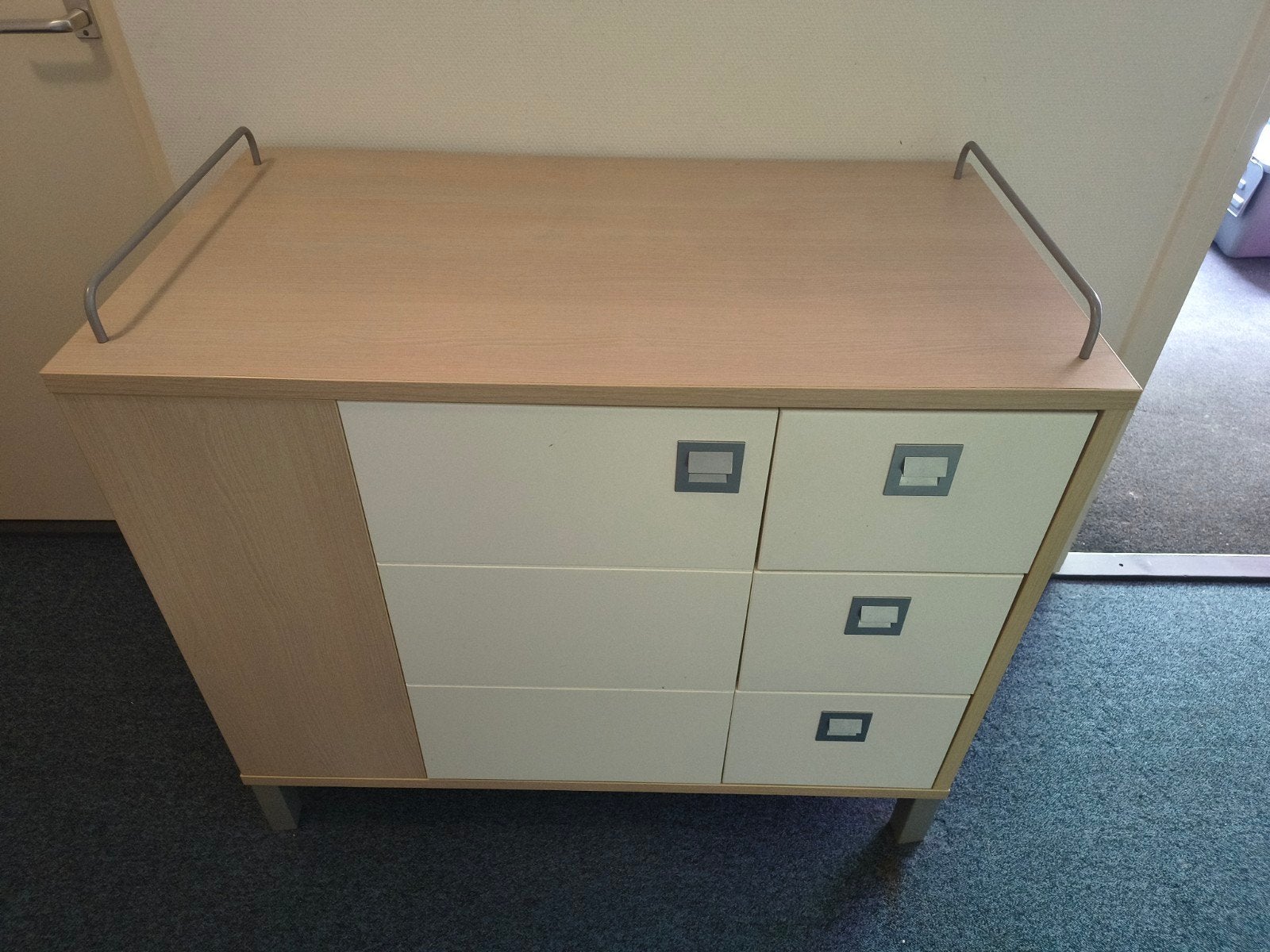Commode in goede staat met lades en kastje, Ophalen, 50 tot 70 cm, Opstaande rand, 100 cm of meer