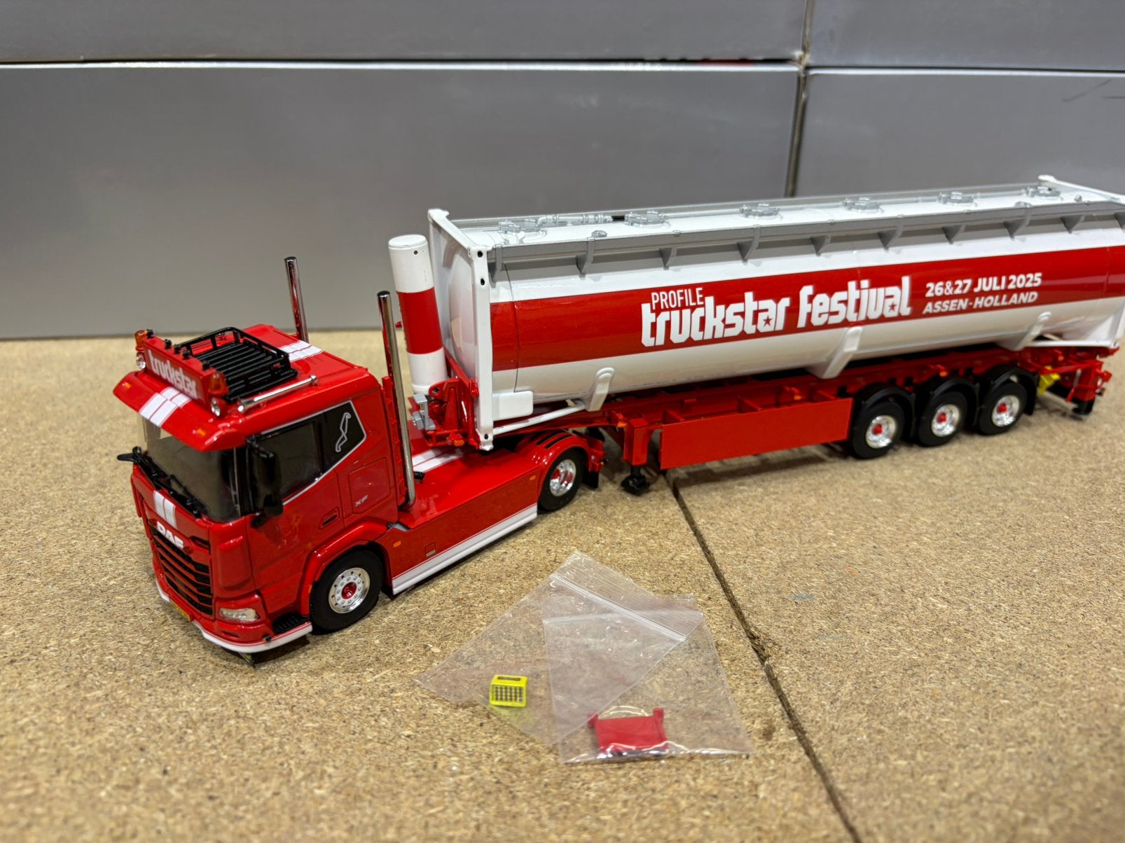 WSI DAF XF TRUCKSTAR FESTIVAL BULK CONTAINER, Hobby en Vrije tijd, Modelauto's | 1:50, Ophalen of Verzenden, Nieuw, Bus of Vrachtwagen
