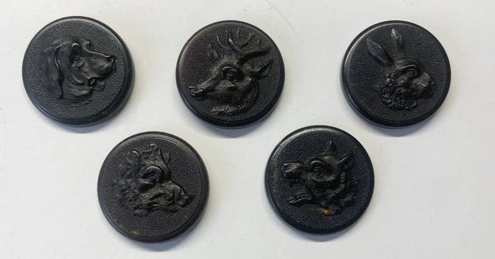 Set van 5 hoornen knopen met jachtdieren jachtknopen, Antiek en Kunst, Ophalen of Verzenden