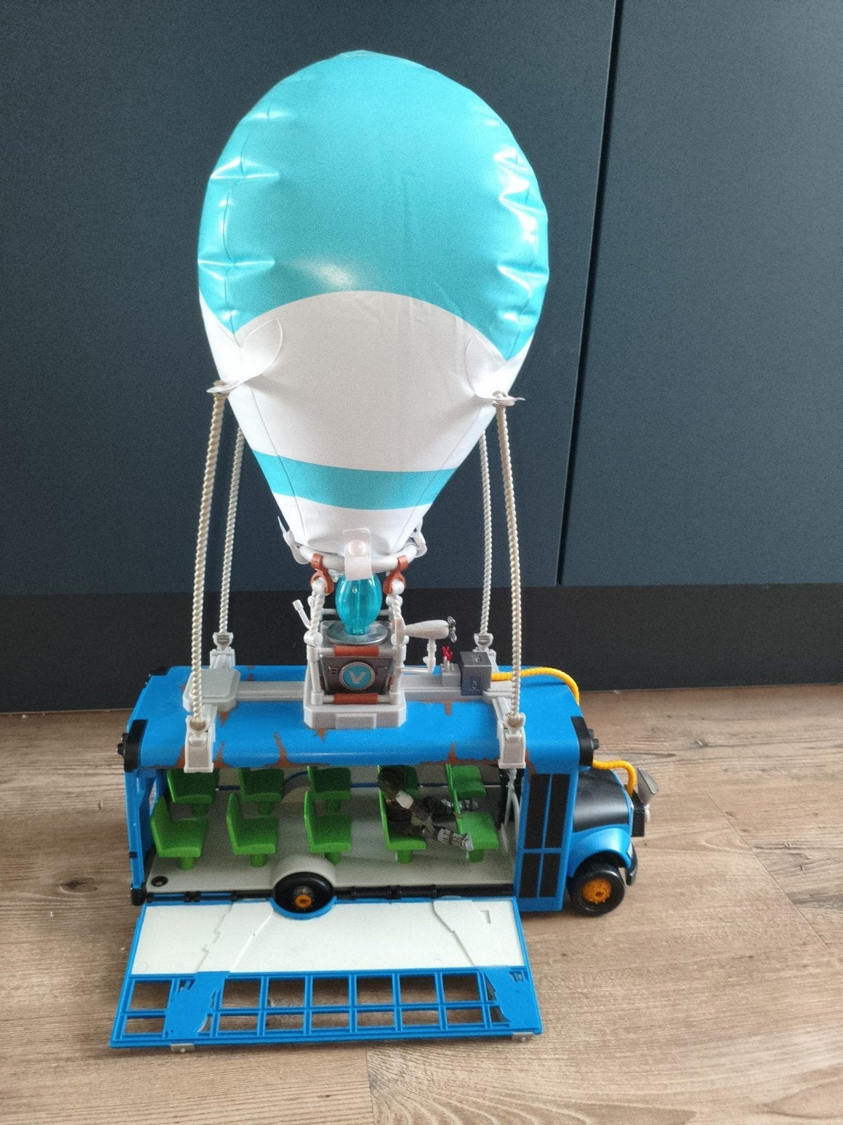 Fortnite Battle Bus met figuren en accessoires, Ophalen, Gebruikt
