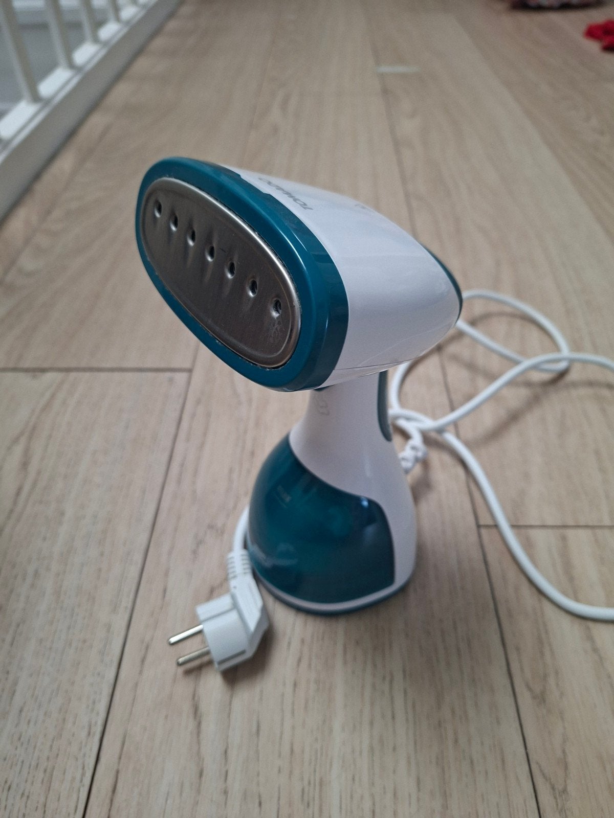 Handstomer/Stoomstrijkijzer Tomado, Ophalen of Verzenden, Zo goed als nieuw, Strijkijzer met snoer