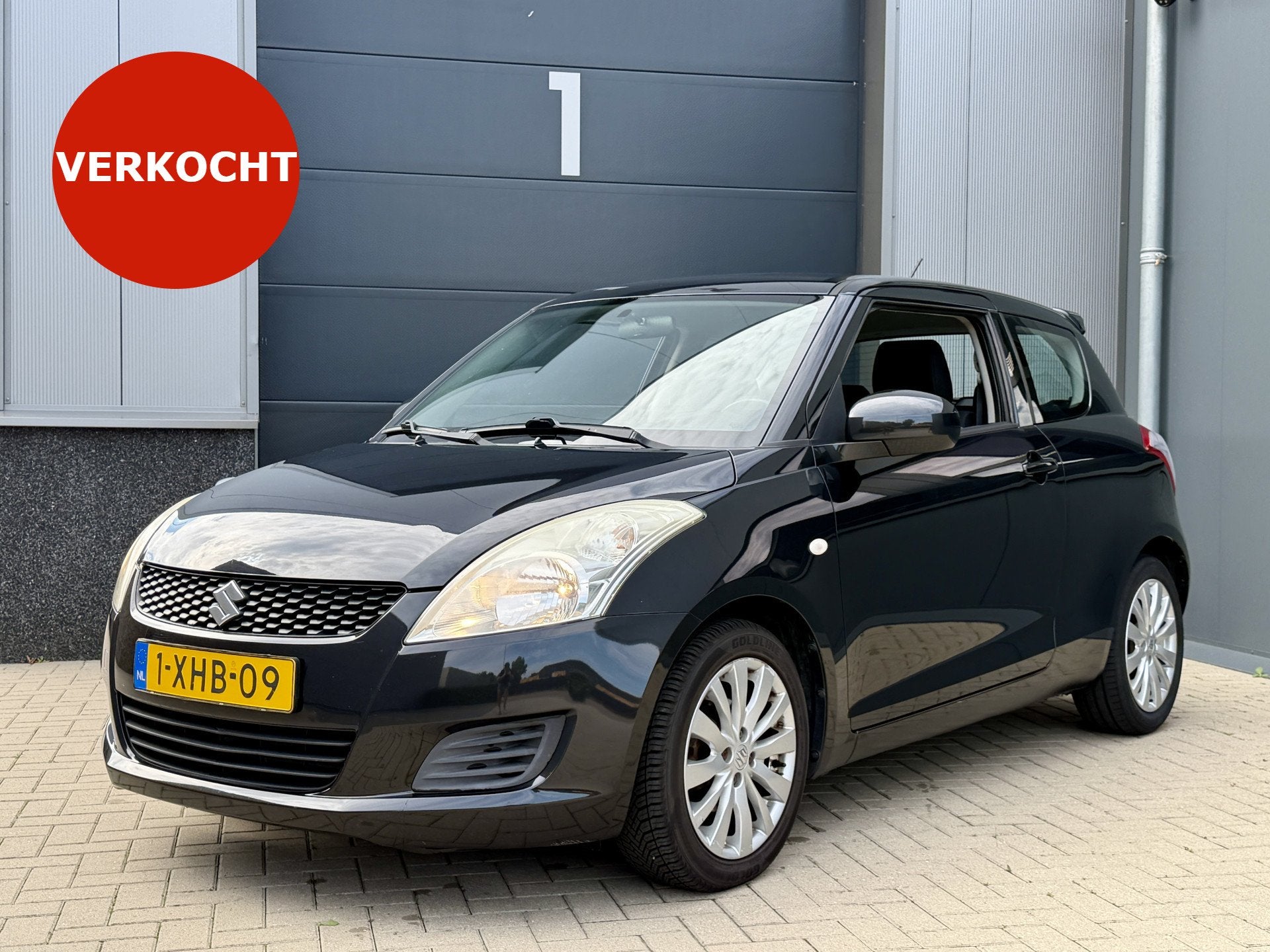 Suzuki Swift 1.2 Bandit EASSS *Origneel NL!* Stoelverwarming, Voorwielaandrijving, Stof, Gebruikt, 400 kg