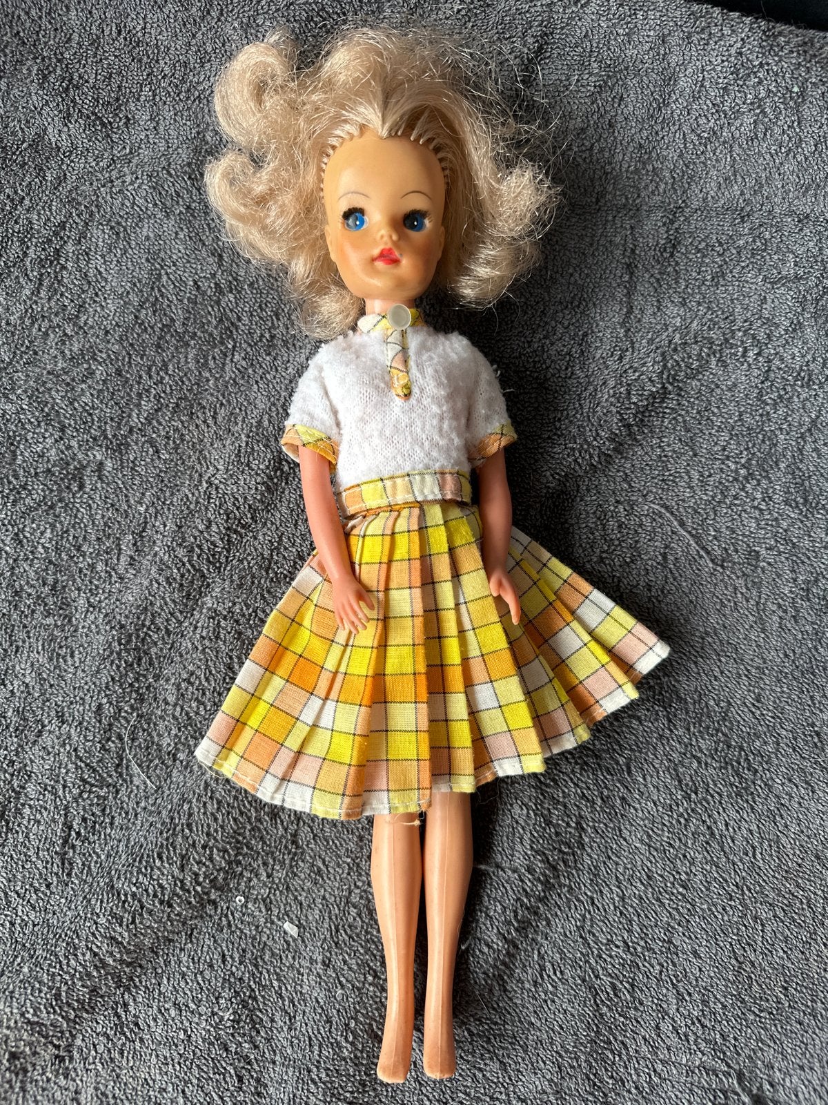 Barbie Sindy pop, lovely lively, pedigree, vintage jaren 70, Ophalen of Verzenden, Gebruikt, Pop
