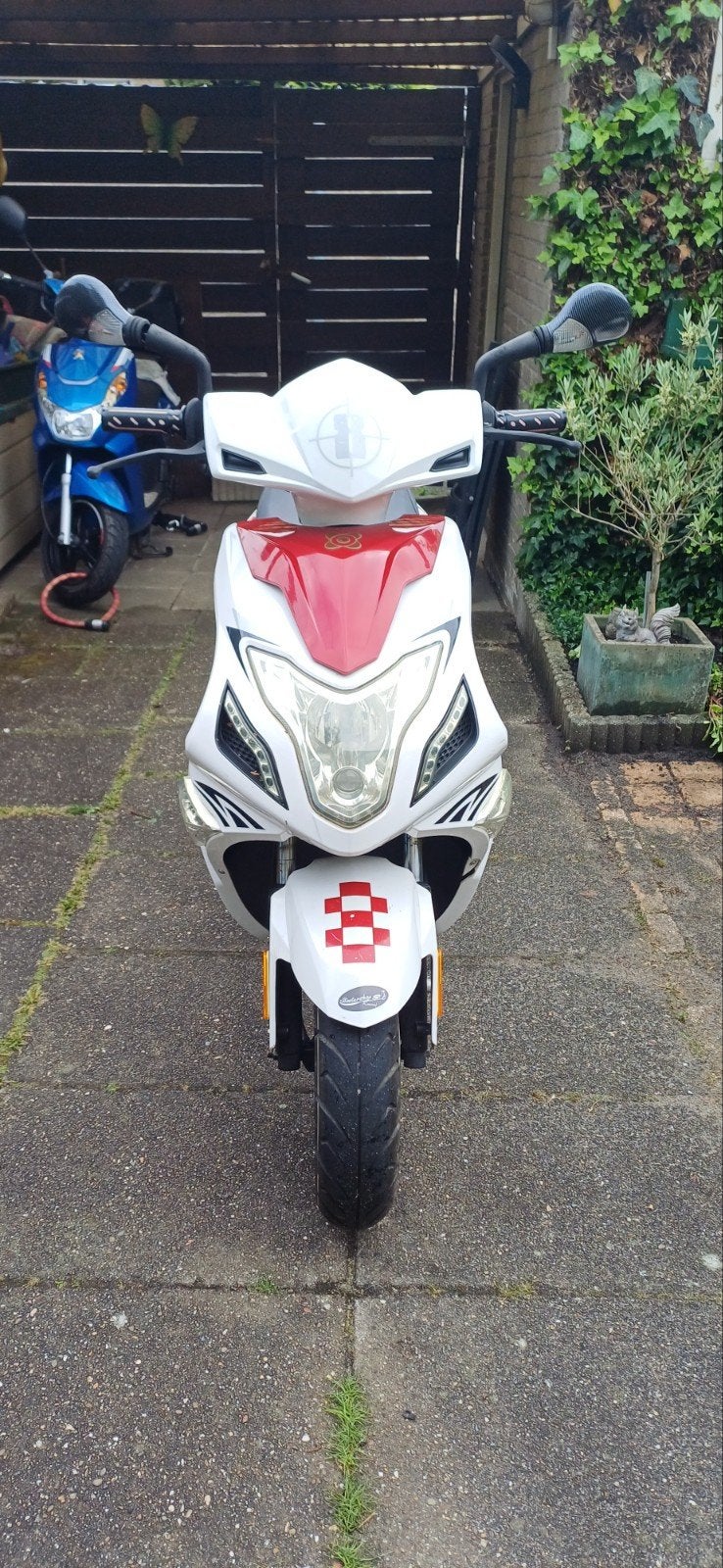 AGM R8 Scooter uit 2015 - Nette staat, onderhoud nodig, Ophalen, Gebruikt, Benzine, AGM