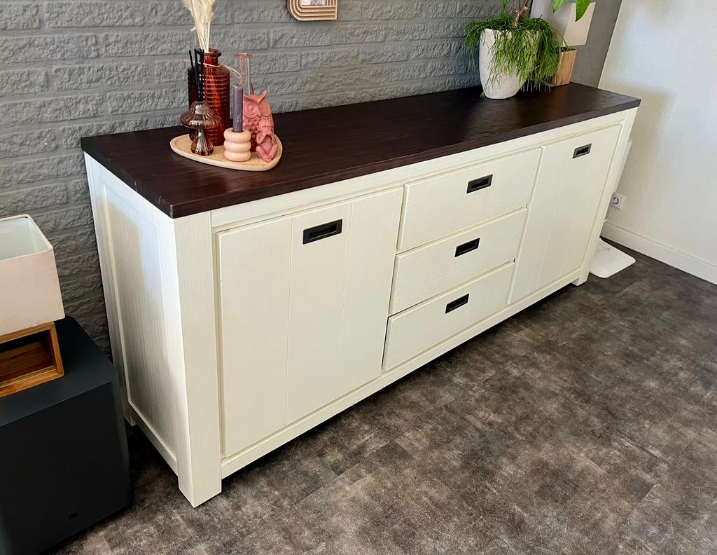 Mooi dressoir 200 cm, Huis en Inrichting, Kasten | Dressoirs, Ophalen of Verzenden, Gebruikt, 25 tot 50 cm, 150 tot 200 cm