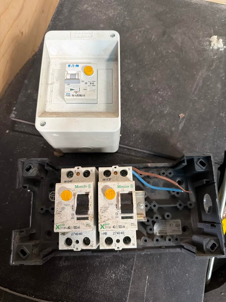 Eaton en Moeller aardlekschakelaars in behuizing, Ophalen of Verzenden, Gebruikt, Schakelaar