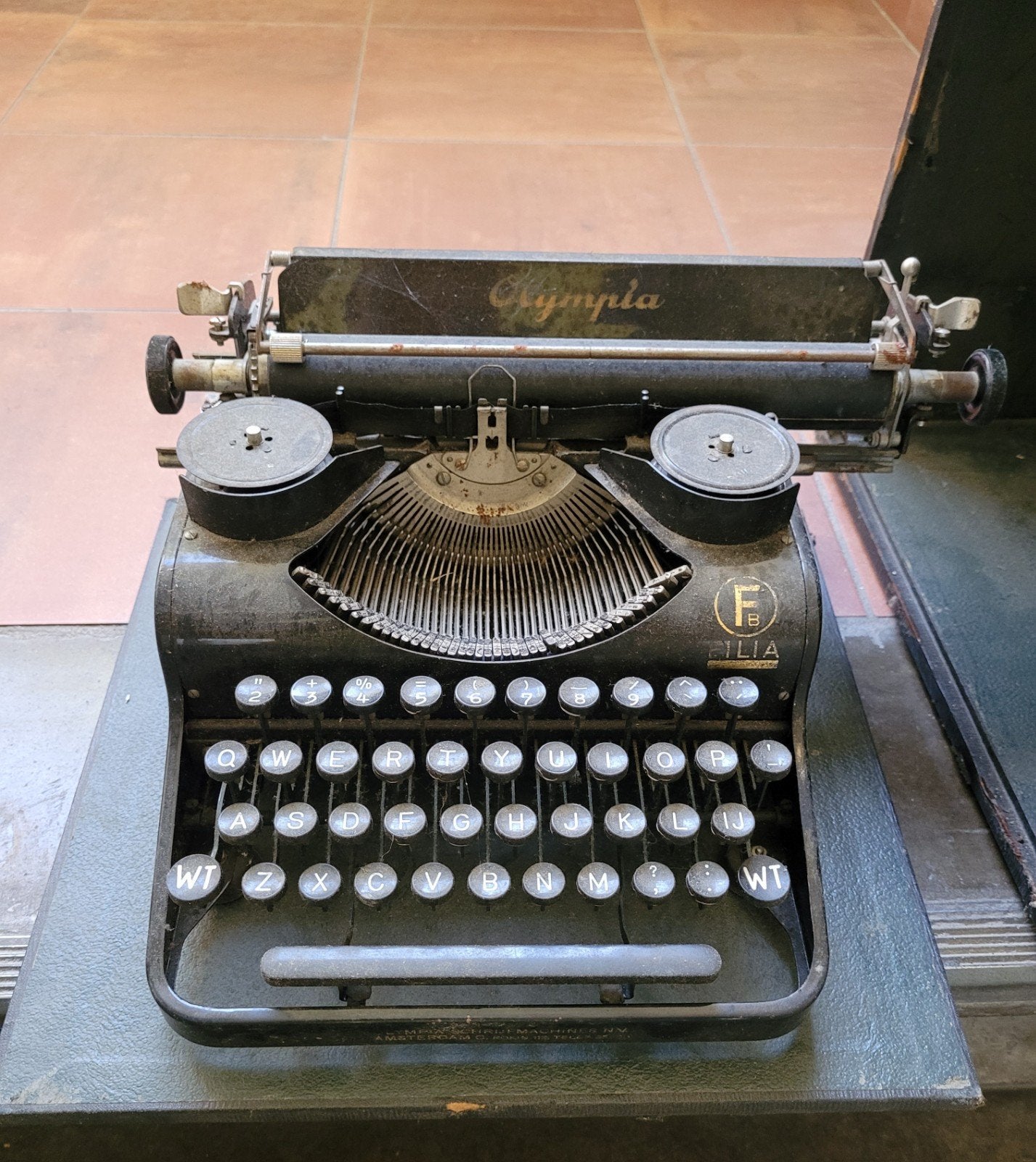 olympia typemachine retro model F8 filia typewriter, Diversen, Ophalen of Verzenden