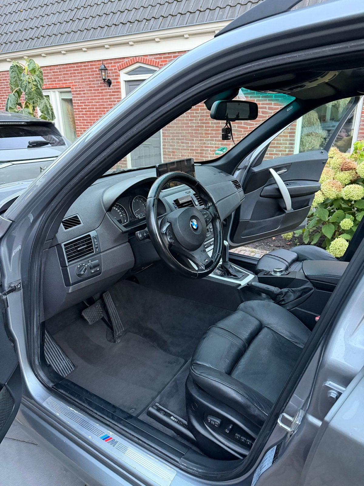 Foto 11 van Bmw X3 3.0i high exclusive M uitvoering, pano-dak, leder