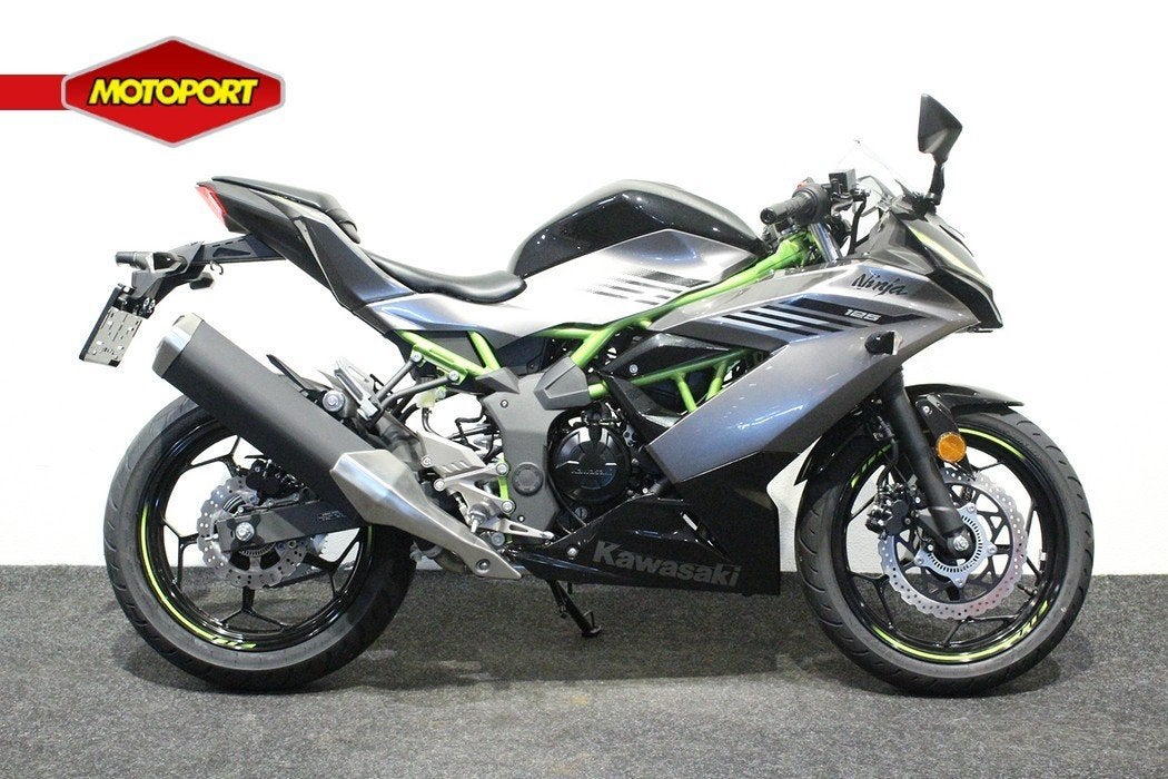 Kawasaki Ninja 125 ABS, Bedrijf, Sport