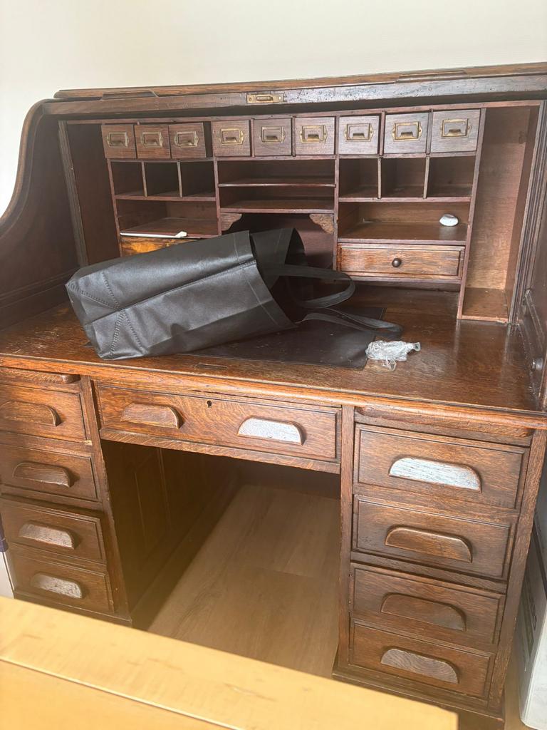 Antiek rolluikbureau van donker eikenhout, Antiek en Kunst, Antiek | Kantoor en Zakelijk, Ophalen
