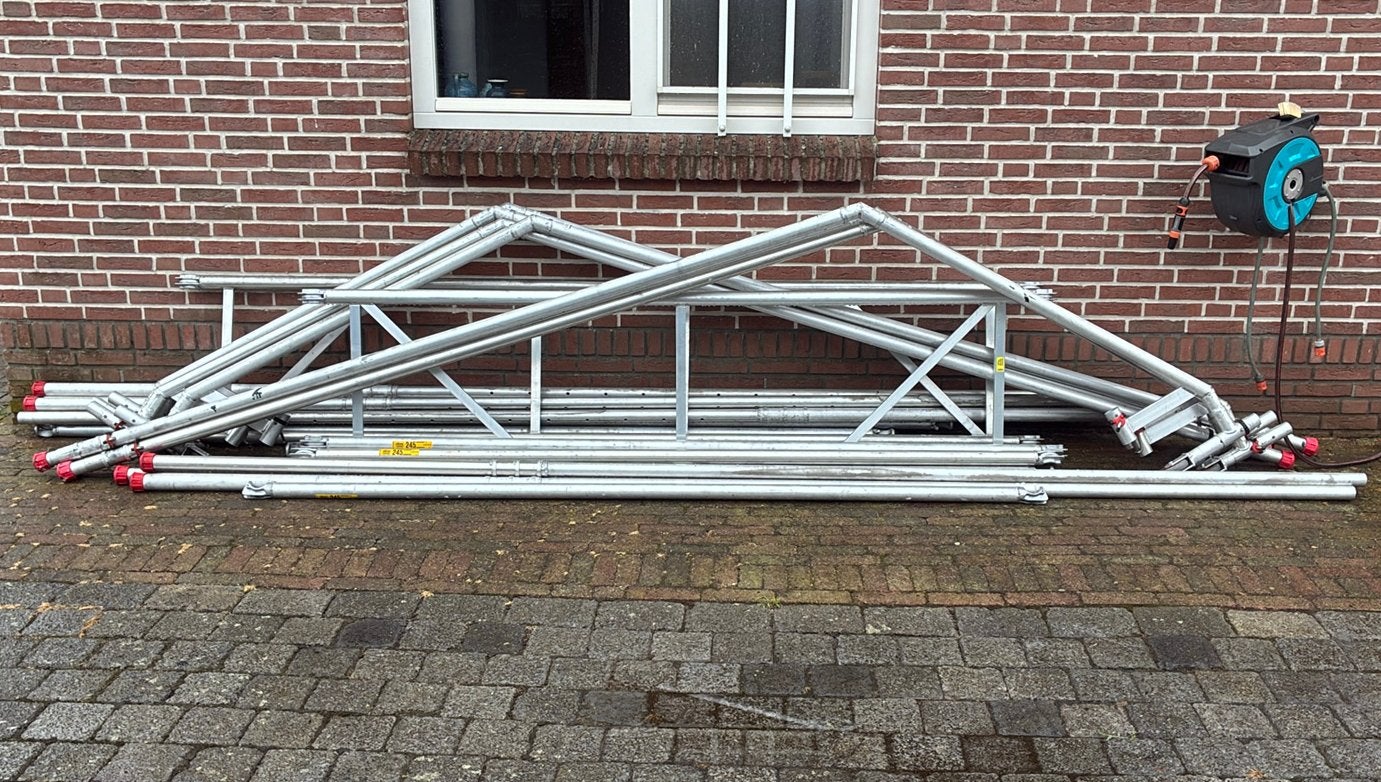 Altrex doorwerksteiger doorwerktent rolsteiger, Ophalen, Gebruikt