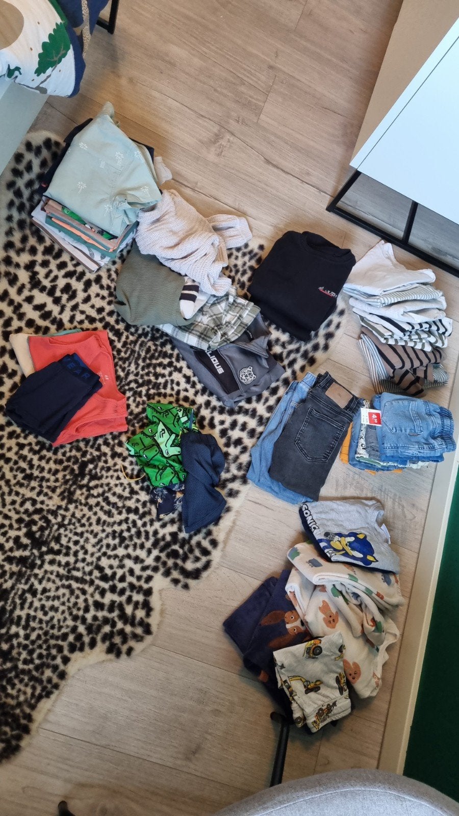 Groot kledingpakket jongens maat 98-104 (Hema, H&M, Zara), Ophalen
