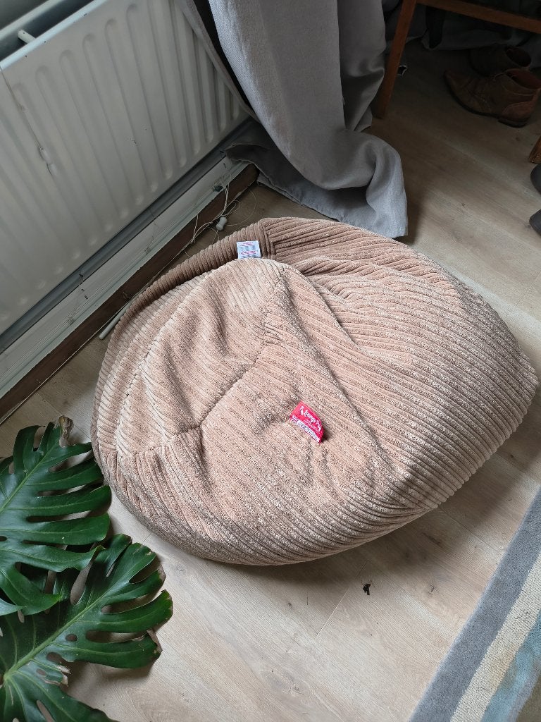 grote lounge pug ( beige corduroy), Ophalen, Zo goed als nieuw, Beige, Zitzak
