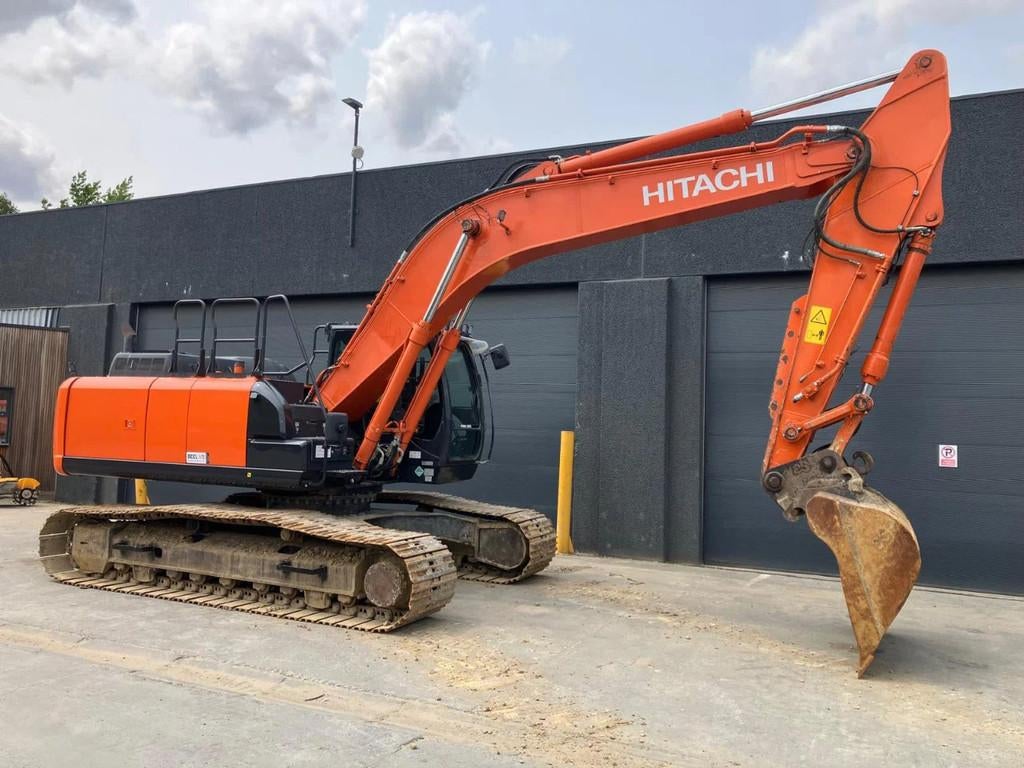Hitachi ZX250LC-6 (bj 2019), Zakelijke goederen, Machines en Bouw | Kranen en Graafmachines, Graafmachine