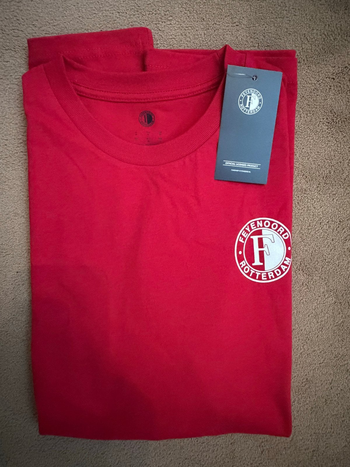 Feyenoord T-shirt - Maat M - Nieuw met labels, Ophalen of Verzenden, Nieuw, Maat 48/50 (M), Rood