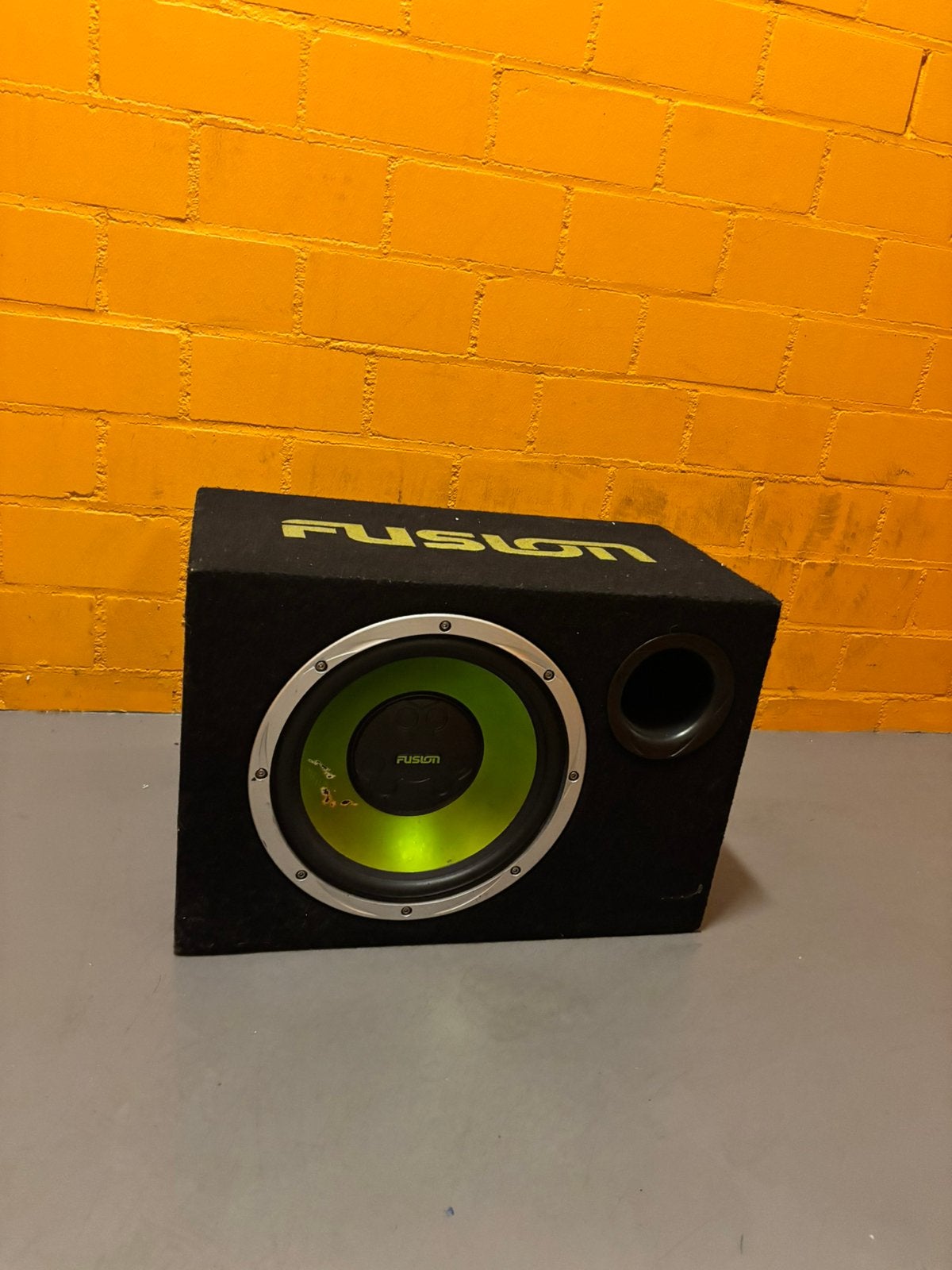 Fusion subwoofer met ingebouwde versterker, Ophalen, Zo goed als nieuw