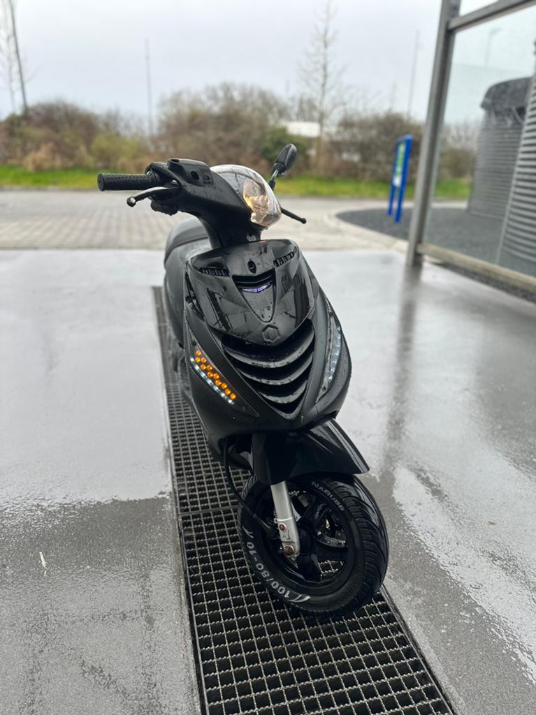 Zip 4t iget-euro4-2020, Fietsen en Brommers, Scooters | Piaggio, Zip, Ophalen of Verzenden, Zo goed als nieuw, Benzine