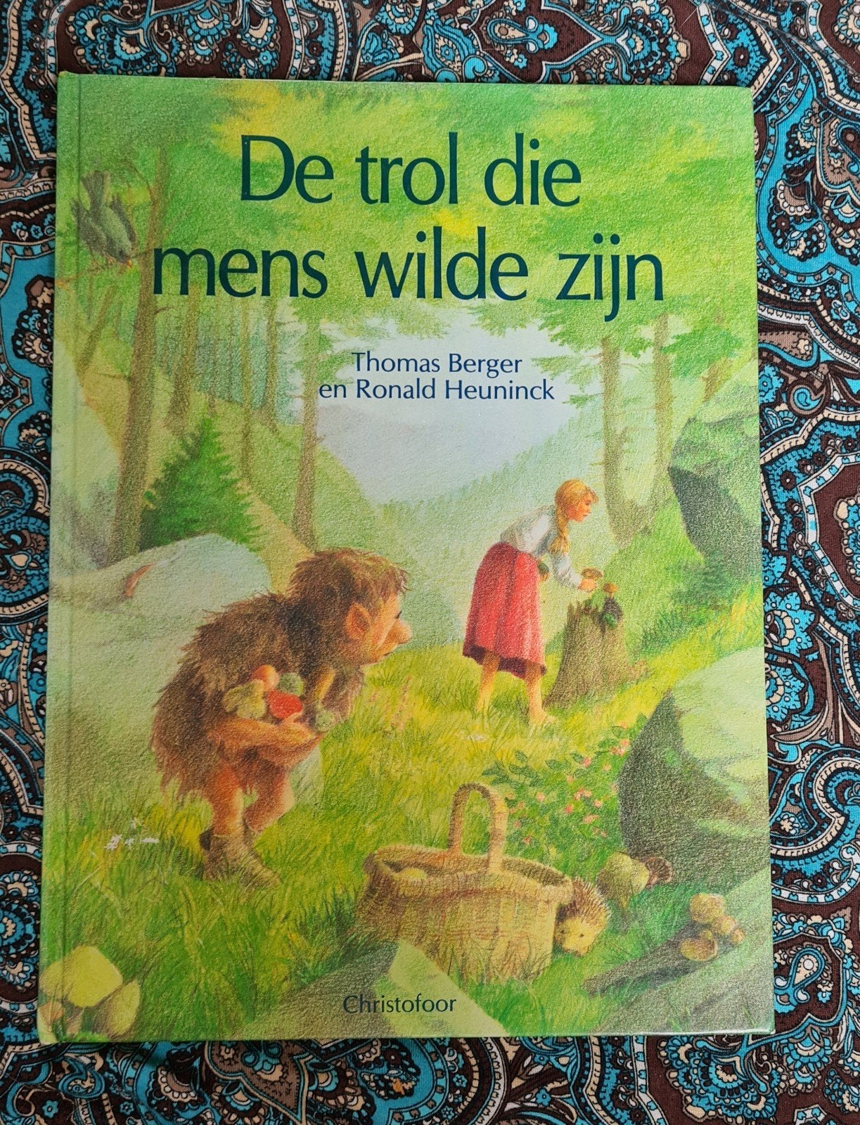 De trol die mens wilde zijn - Christofoor - Thomas Berger, Boeken, Kinderboeken | Jeugd | onder 10 jaar, Zo goed als nieuw, Sprookjes