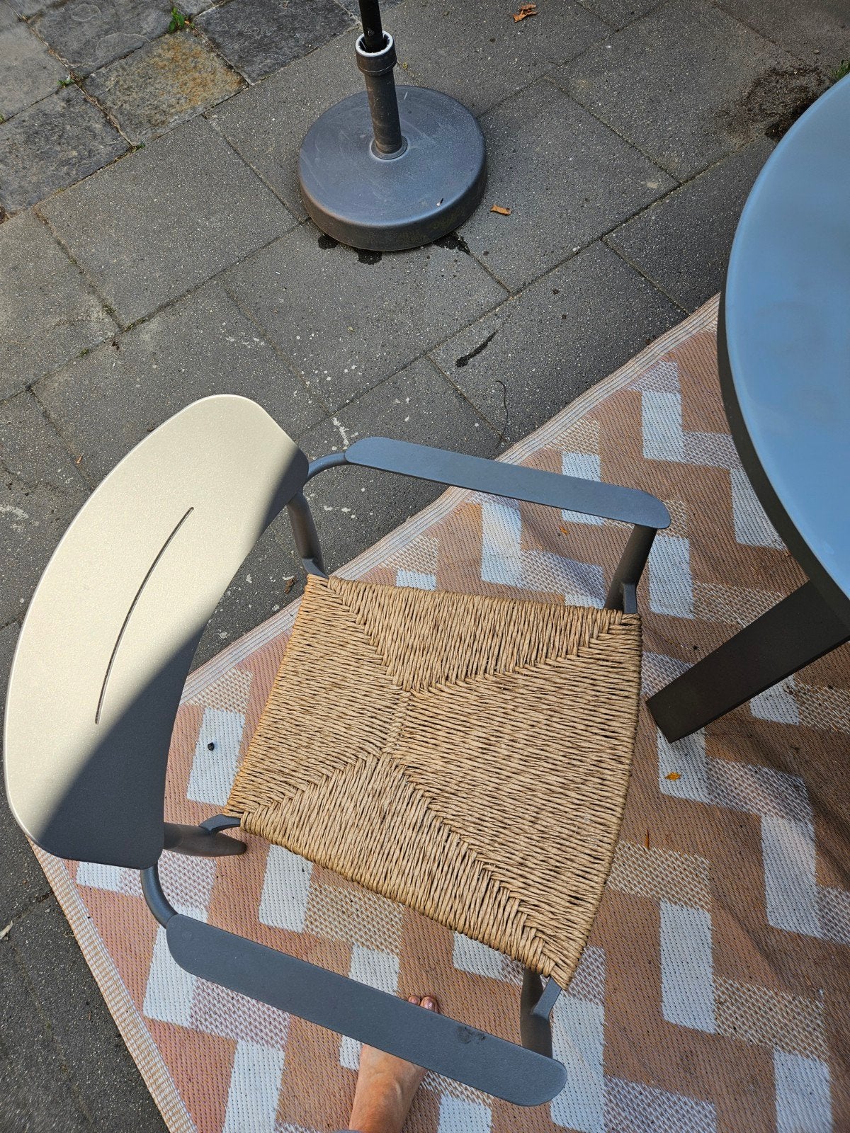 Intratuin tuinset tafel ,rond glas zo goed als nieuw 1 meter, Overige materialen, Eettafel, Ophalen of Verzenden, Zo goed als nieuw
