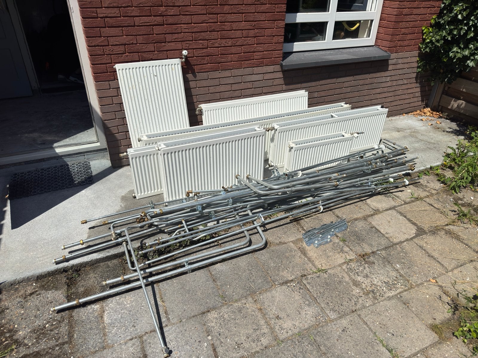 Radiatoren met aan- en afvoerbuizen en fittingen, Ophalen, 30 tot 80 cm, Gebruikt, Radiator