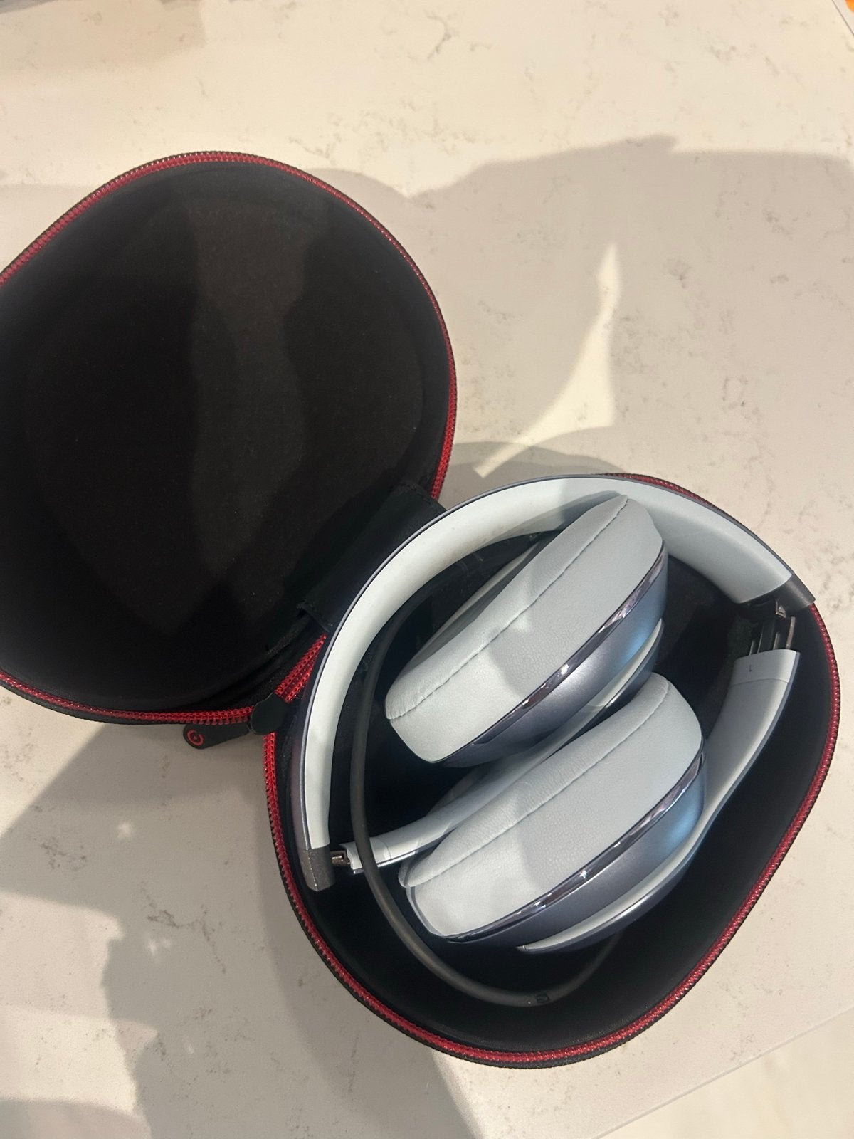 Beats Solo3 Wireless On-Ear Koptelefoon -, Audio, Tv en Foto, Koptelefoons, Zo goed als nieuw, On-ear, Beats, Grijs, Bluetooth